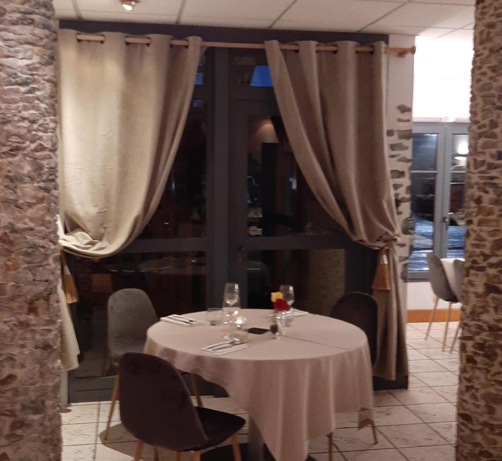 杜泰尔布重酒店 Couffé 外观 照片